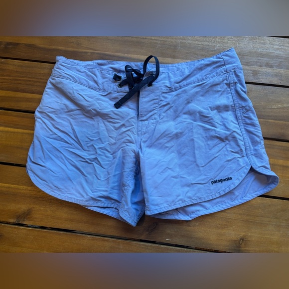 Light Purple Patagonia Women's Shorts Size 6 - Picture 1 of 5